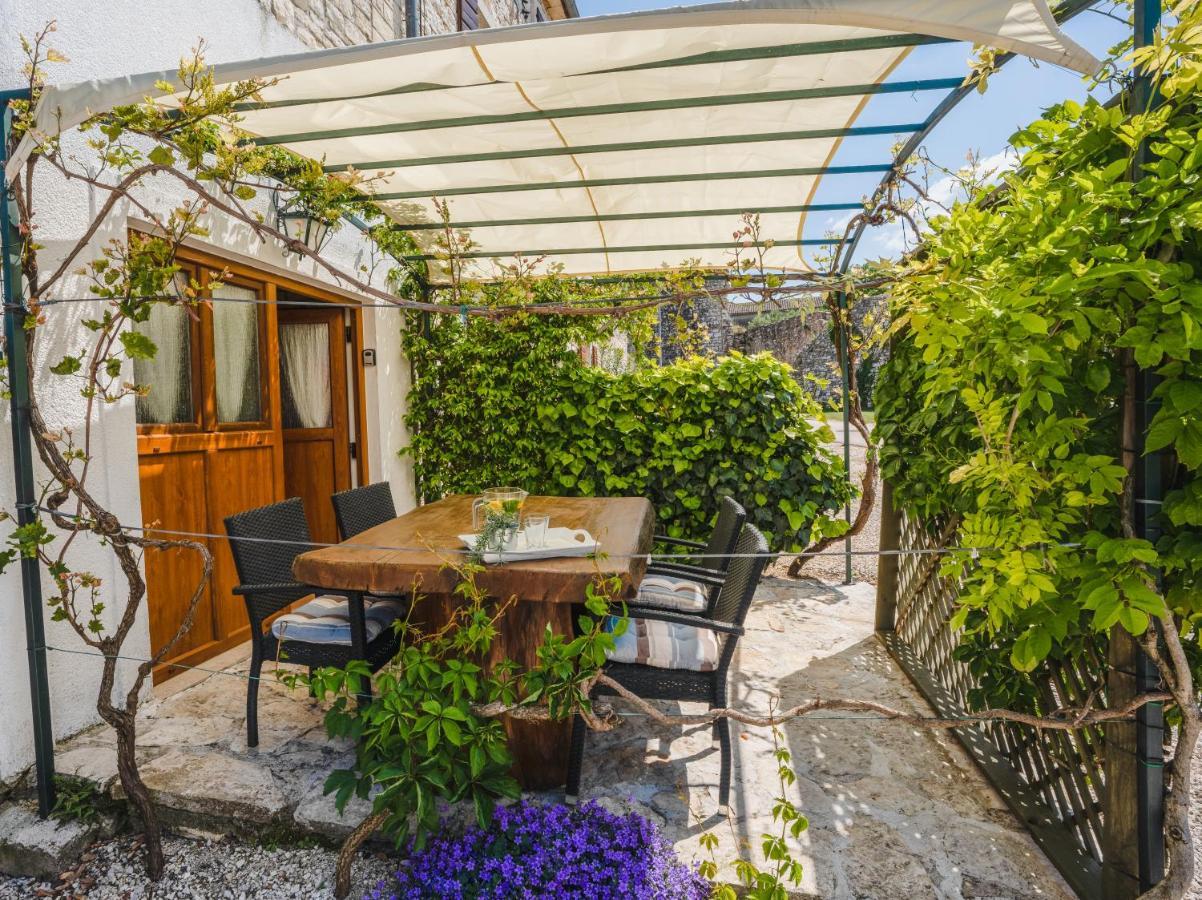 Lavanda Apartments & Room Sveti Lovreč Pazenatički Εξωτερικό φωτογραφία