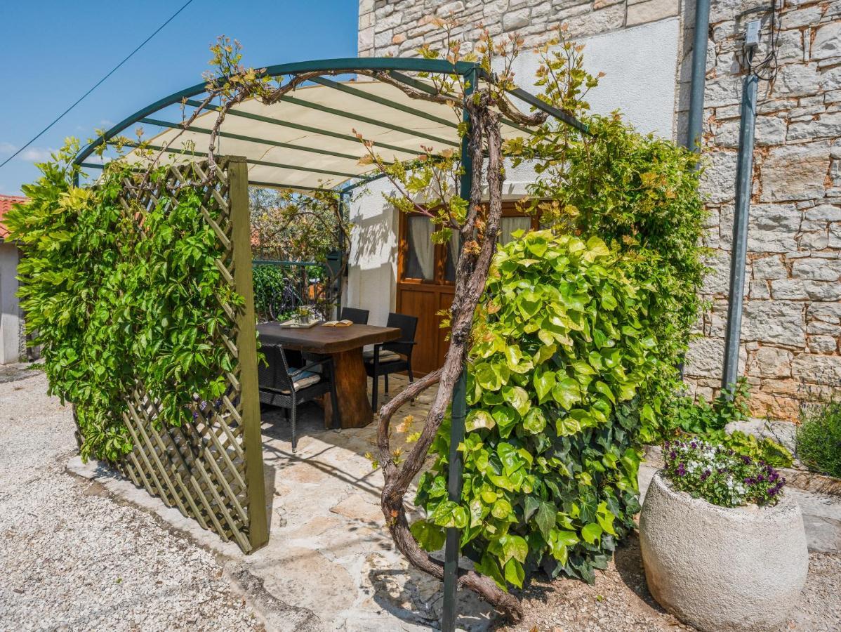 Lavanda Apartments & Room Sveti Lovreč Pazenatički Εξωτερικό φωτογραφία